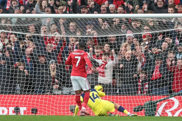 Nottingham Ormanı 'ndan Callum Hudson-Odoi Premier League maçında Nottingham Forest Tottenham Hotspur' a karşı 14 Aralık 2025 'te Nottingham, İngiltere' de oynanan maçta golü 1-0 geriye attı.