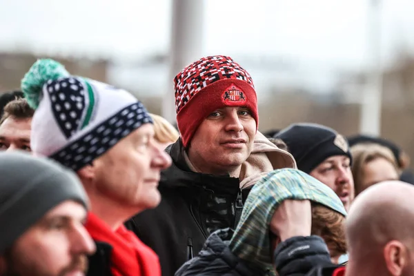 Sunderland taraftarları Premier League maçı sırasında Sunderland, Newcastle United 'a karşı Stadyum Of Light, Sunderland, İngiltere, 14 Aralık 2025