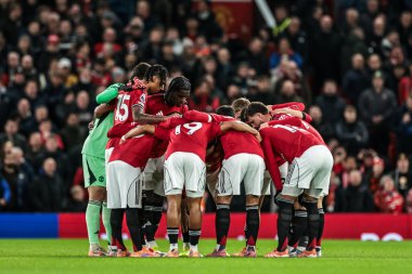 Manchester United, 15 Aralık 2025 'te Old Trafford, Manchester, İngiltere' de oynanan Premier League maçında takım olarak bir araya geldi.