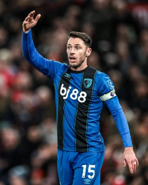 Bournemouth 'dan Adam Smith, 15 Aralık 2025' te Old Trafford, Manchester, İngiltere 'de oynanan Premier League maçında tepki gösterdi.