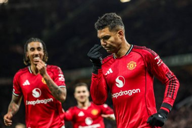 Manchester Untied takımından Casemiro, Manchester United 'ın 15 Aralık 2025' te Old Trafford, Manchester 'da oynadığı Premier League maçında 2-1 kazanma golünü kutluyor.