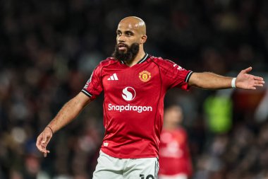 Manchester Untie takımından Bryan Mbeumo, 15 Aralık 2025 'te Old Trafford, Manchester, İngiltere' de oynanan Premier League maçında takım talimatlarını verdi.