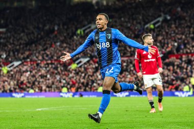 Bournemouth 'dan Eli Junior Kroupi, 15 Aralık 2025' te Old Trafford, Manchester, İngiltere 'de oynanan Premier League maçında 4-4' lük galibiyetini kutluyor.