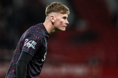 Bournemouth kalecisi Callan McKenna, Premier League maçında Manchester United 'a karşı Bournemouth maçında 15 Aralık 2025' te Old Trafford, Manchester, İngiltere 'de ısınma turunda