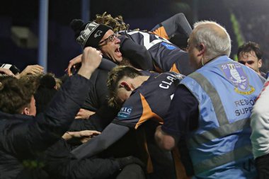 Derby County, Derby County 'den Liam Thompson' ın 15 Aralık 2025 'te Hillsborough, Sheffield, İngiltere' de oynanan Çarşamba-Derby County maçında attığı ikinci golü kutluyor.