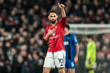 Manchester Untie 'den Matheus Cunha, 15 Aralık 2025' te Manchester United 'ın Old Trafford, Manchester' da Bournemouth 'a karşı oynadığı Premier League maçında takım talimatlarını veriyor.