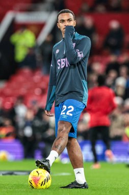 Bournemouth 'dan Eli Junior Kroupi Premier League maçı sırasında Manchester United ile Old Trafford, Manchester, İngiltere' de oynanan karşılaşma öncesi ısınma oturumunda 15 Aralık 2025