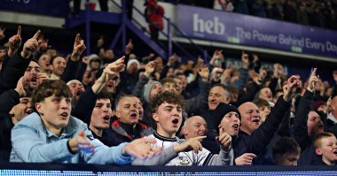 Derby taraftarları Derby County 'den Dion Sanderson' a 15 Aralık 2025 'te Hillsborough, Sheffield, İngiltere' de Çarşamba günü oynanan 