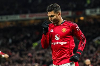 Manchester Untied takımından Casemiro, Manchester United 'ın 15 Aralık 2025' te Old Trafford, Manchester 'da oynadığı Premier League maçında 2-1 kazanma golünü kutluyor.