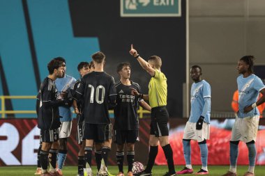 Real Madrid 'den Pol Fortuny, Premier League Uluslararası Kupa karşılaşmasında kırmızı kart Manchester City' ye karşı Real Madrid Joie Stadyumu, Manchester, Birleşik Krallık, 16 Aralık 2025