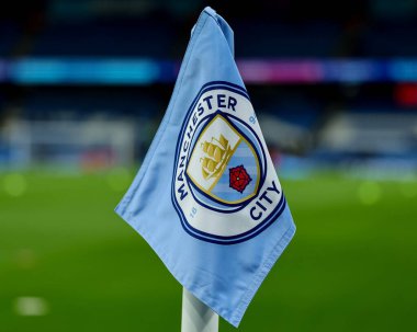 Manchester City, Manchester Stadyumu 'nda 17 Aralık 2025' te oynanan Carabao Kupası çeyrek final maçında bayrak Manchester City, Brentford 'a karşı.