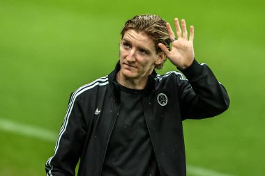 Newcastle United takımından Anthony Gordon, 17 Aralık 2025 'te St.James' s Park, Newcastle, İngiltere 'de oynanan Newcastle United ile oynanan Carabao Kupası çeyrek final maçına geldi.