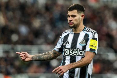 Newcastle United takımından Bruno Guimaraes, 17 Aralık 2025 'te St.James' s Park, Newcastle 'da oynanan Newcastle United ile oynanan Carabao Kupası çeyrek final maçında...