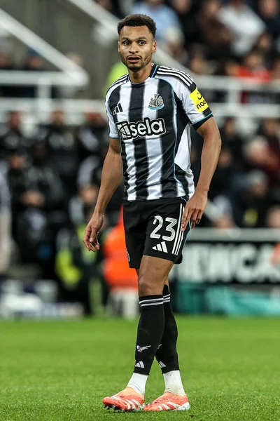 Newcastle United takımından Jacob Murphy, Newcastle, 17 Aralık 2025 'te Newcastle Park' ta Newcastle United 'a karşı oynanan Carabao Kupası çeyrek final maçında...