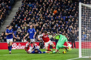 Everton goalkeeper Jordan Pickford blocks a shot from Viktor Gyokeres of Arsenal during the Premier League match Everton vs Arsenal at Hill Dickinson Stadium, Liverpool, United Kingdom, 20th December 2025