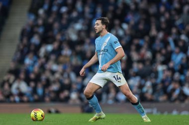 Manchester City 'den Nico Gonzalez Premier Lig maçında top Manchester City ile West Ham United' a karşı Etihad Stadyumu, Manchester, İngiltere, 20 Aralık 2025