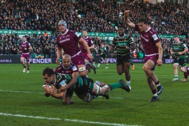 Northampton, 20 Aralık 2025 'te, Franklin' s Gardens, Northampton, İngiltere 'deki Cinch Stadyumu' nda oynanan Northampton Saints-Sale Sharks maçında görev yerlerinin altında bir kargaşa kazandı.
