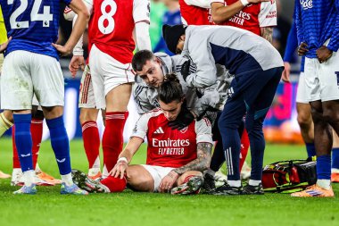 Arsenal takımından Riccardo Calafiori, 20 Aralık 2025 'te Liverpool' daki Hill Dickinson Stadyumu 'nda oynanan Premier League maçında tedavi gördü.