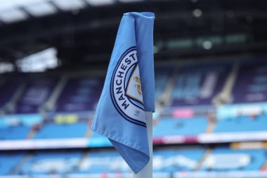 Manchester City - West Ham United Premier League maçı sırasında Manchester City 'nin 20 Aralık 2025' te Etihad Stadyumu 'nda oynadığı köşe bayrağı.