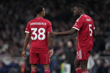 Liverpool 'dan Ryan Gravenberch ve Liverpool' dan İbrahima Konat Premier Lig karşılaşmasında Tottenham Hotspur Liverpool 'a karşı Tottenham Hotspur Stadyumu, Londra, İngiltere, 20 Aralık 2025