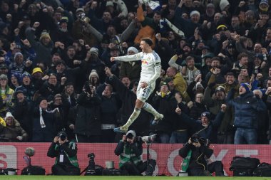 Leeds United takımından Ethan Ampadu, 20 Aralık 2025 'te İngiltere' nin Leeds Road kentinde oynanan Premier League maçı Leeds United - Crystal Palace maçında 3-0 'lık galibiyetini kutluyor.