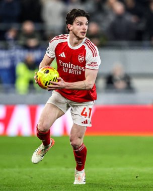 Arsenal 'den Declan Rice, 20 Aralık 2025' te Liverpool, Liverpool 'daki Hill Dickinson Stadyumu' nda oynanan Premier League maçında Everton 'a karşı Arsenal maçına katılmaya hazırlanıyor.