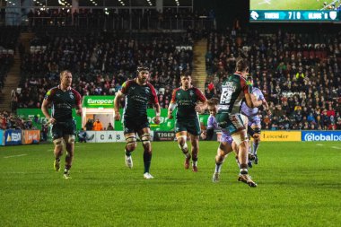 Leicester Tigers 'dan Joaquin Moro ve Gloucester Rugby' den Ross Byrne Gallagher Premiership maçında Leicester Tigers, Gloucester 'a karşı Gloucester Rugby Mattioli Woods Road Stadyumu, Leicester, İngiltere, 19 Aralık 2025