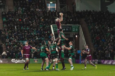 Northampton, 20 Aralık 2025 'te, Franklin' s Gardens, Northampton, İngiltere 'deki Cinch Stadyumu' nda oynanan Northampton Saints-Sale Sharks maçında görev yerlerinin altında bir kargaşa kazandı.