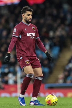 West Ham United takımından Lucas Paqueta 20 Aralık 2025 tarihinde Etihad Stadyumu 'nda Manchester City ile West Ham United arasındaki Premier League maçında topla birlikte