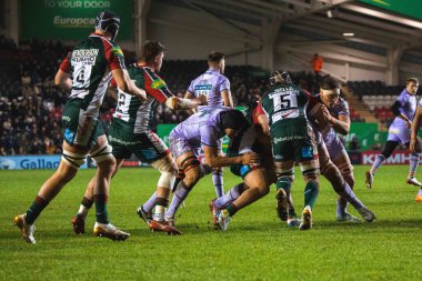 Leicester Tigers 'dan Harry Wells, Gloucester Rugby' den Josh Basham Gallagher Premiership maçında Leicester Tigers, Gloucester Rugby 'ye karşı Mattioli Woods Road Stadyumu, Leicester, Birleşik Krallık, 19 Aralık 2025