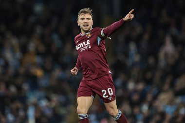 West Ham United 'dan Jarrod Bowen, Premier League maçında takım talimatlarını veriyor. Manchester City - West Ham United maçında Etihad Stadyumu, Manchester, Birleşik Krallık, 20 Aralık 2025