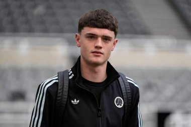 Newcastle United takımından Lewis Miley, 20 Aralık 2025 'te İngiltere' deki St. James 's Park' ta oynanan Premier League maçı sırasında stadyuma geldi.