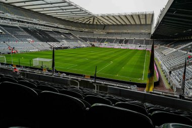 20 Aralık 2025 'te İngiltere' de St. James 's Park, Newcastle' da oynanan Premier Lig maçında sahada ve tribünde Newcastle United 'ın Chelsea' ye karşı oynadığı maçı gösteren bir sahne.