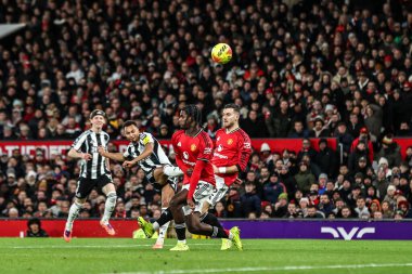 Newcastle United 'dan Jacob Murphy Premier League maçı sırasında Manchester United Newcastle United' a karşı Old Trafford, Manchester, Birleşik Krallık 'ta 26 Aralık 2025' te köşeden gol attı.