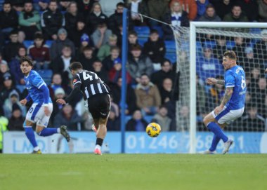 Notts County 'den Keanan Bennetts, 26 Aralık 2025' te İngiltere 'nin Chesterfield kentindeki SMH Group Stadyumu' nda oynanan 2.