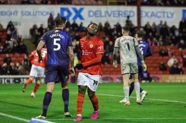 Barnsley 'den Reyes Cleary, 26 Aralık 2025' te Oakwell, Barnsley, İngiltere 'de oynanan Sky Bet League 1 maçında kaçırılan golün ardından tepki gösterdi.
