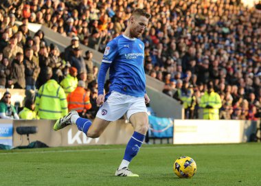 Chesterfield takımından Tom Naylor, 26 Aralık 2025 'te İngiltere' nin Chesterfield şehrinde oynanan SMH Group Stadyumu 'nda oynanan 2.