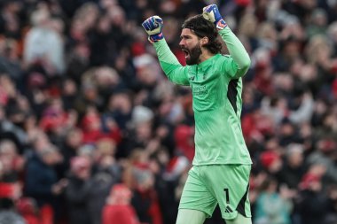 Liverpool 'dan Alisson Becker, 27 Aralık 2025' te İngiltere 'nin Liverpool kentinde oynanan Premier League maçında Wolverhampton Wanderers' a karşı oynanan golü kutluyor.