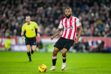 Brentford 'dan Igor Thiago Premier League maçında pas veriyor Brentford Bournemouth' a karşı Gtech Community Stadyumu, Londra, 27 Aralık 2025