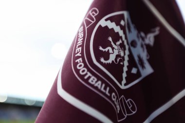 Burnley köşe bayrağı, 27 Aralık 2025 'te Burnley Everton' a karşı Turf Moor, Burnley, İngiltere Premier Lig maçı öncesinde