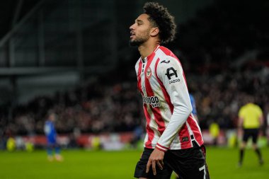 Brentford 'dan Kevin Schade, Premier League maçında Brentford Bournemouth' a karşı Gtech Community Stadyumu, Londra, Birleşik Krallık 'ta 27 Aralık 2025' te oynanan maçta 4-1 kazanma hedefini kutluyor.