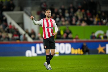 Brentford 'dan Jordan Henderson Premier League maçı sırasında Brentford Bournemouth' a karşı Gtech Community Stadyumu, Londra, Birleşik Krallık, 27 Aralık 2025