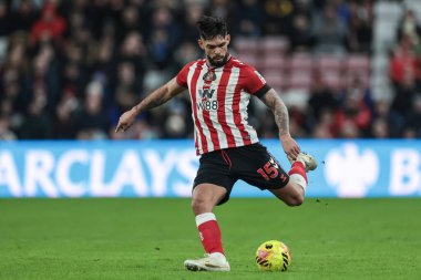 Sunderland 'dan Omar Alderete Premier Lig karşılaşmasında topla birlikte Sunderland - Leeds United Stadyumu, Sunderland, Birleşik Krallık, 28 Aralık 2025