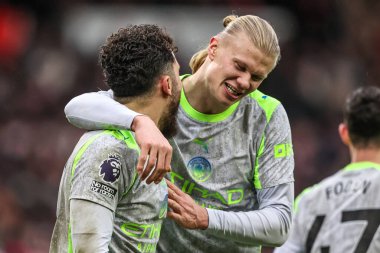 Manchester City 'den Rayan Cherki, 27 Aralık 2025' te İngiltere 'nin Nottingham kentinde oynanan Premier League maçında Nottingham Forest' a karşı Manchester City maçında 1-2 'lik galibiyetini kutluyor.