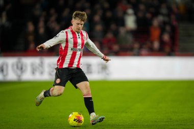 Brentford 'dan Sepp van den Berg, Premier League maçında Brentford ile Bournemouth arasında 27 Aralık 2025' te Londra 'daki Gtech Community Stadyumu' nda oynanan karşılaşmada topla koşuyor.