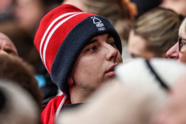 Nottingham Forest taraftarları Premier League maçı sırasında Nottingham Forest Manchester City 'ye karşı City Ground, Nottingham, İngiltere, 27 Aralık 2025