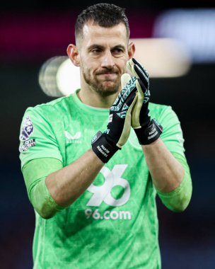 Burnley 'den Martin Dubravka, 27 Aralık 2025' te İngiltere 'nin Burnley, Burnley kentinde oynanan Premier League maçı sonrasında taraftarlarını alkışladı.