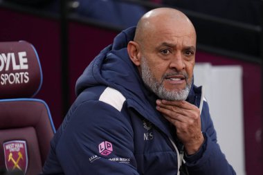 West Ham United Premier League maçında Nuno Espirito Santo teknik direktörü West Ham United Fulham 'a karşı Londra Stadyumu, Londra, İngiltere, 27 Aralık 2025