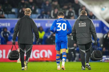 Leicester City 'den Aaron Ramsey, 29 Aralık 2025' te King Power Stadyumu, Leicester 'da oynanan Sky Bet Şampiyonası maçında sakatlandıktan hemen sonra yerine yenisini aldı.