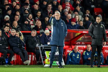 Everton 'ın David Moyes teknik direktörü 30 Aralık 2025' te Nottingham Forest, Everton 'a karşı oynadığı Premier League maçında takım talimatlarını verir.